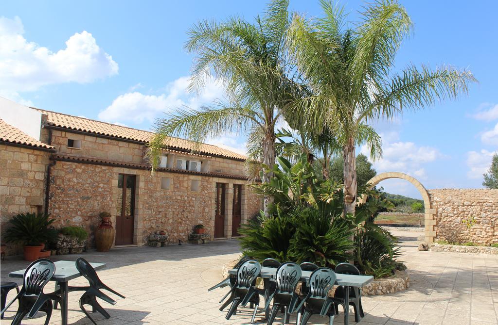 Azienda Agrituristica Masseria La Verna Patù Eksteriør bilde
