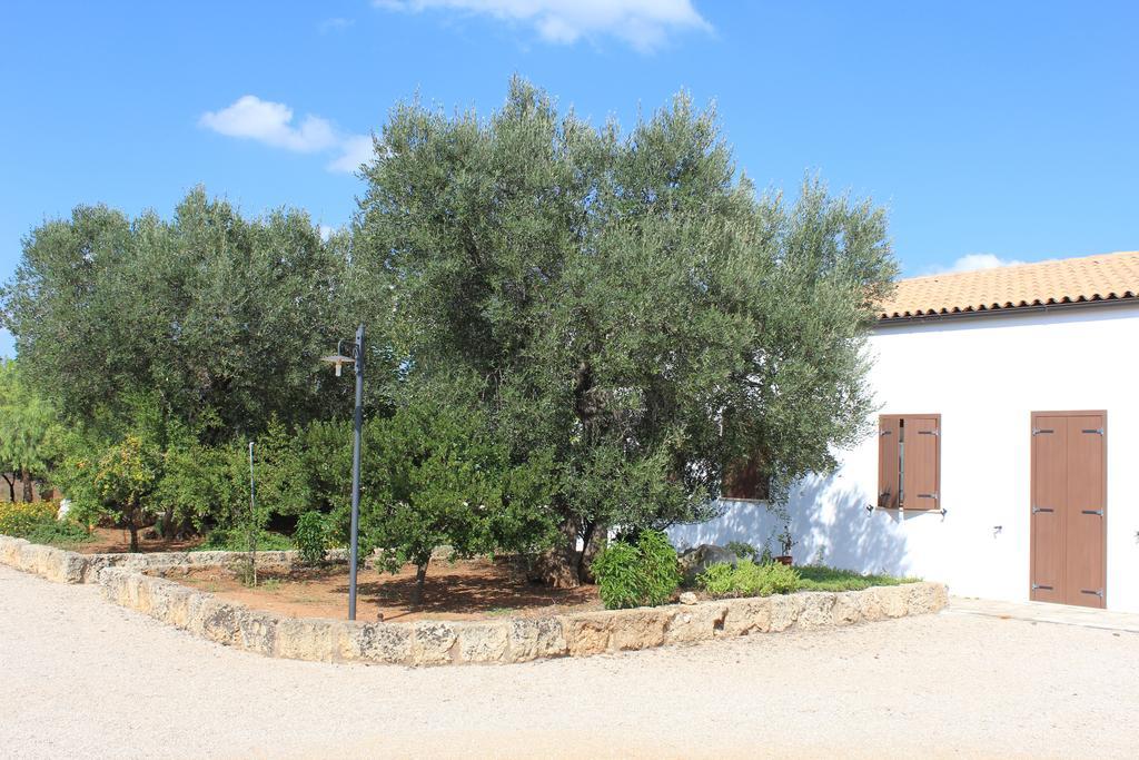 Azienda Agrituristica Masseria La Verna Patù Eksteriør bilde